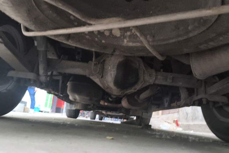 Used FORTHING Lingzhi 2014 M3 1.6L 7-Seater Luxury Model Chassis Rear