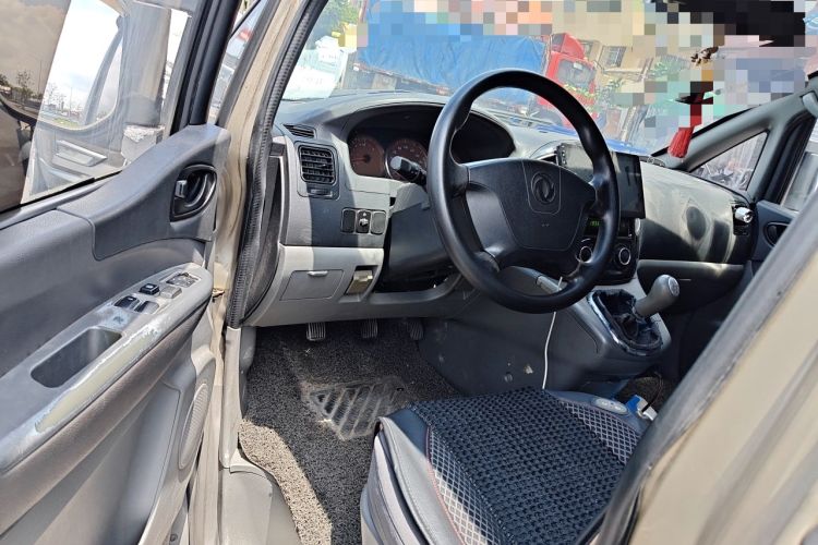Used FORTHING Lingzhi 2014 M5 Q3 2.0L 7-seat Long-Wheelbase Comfort Version Driver Seat