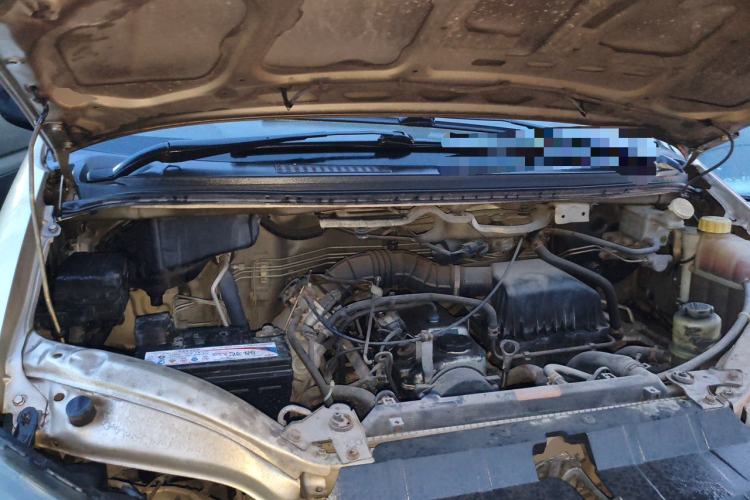 Used FORTHING Lingzhi 2014 M3 1.6L 7-Seater Comfort Model Engine Bay