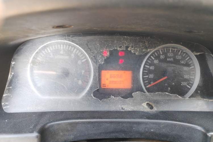 Used FORTHING Lingzhi 2014 M3 1.6L 7-Seater Luxury Model Instrument Cluster