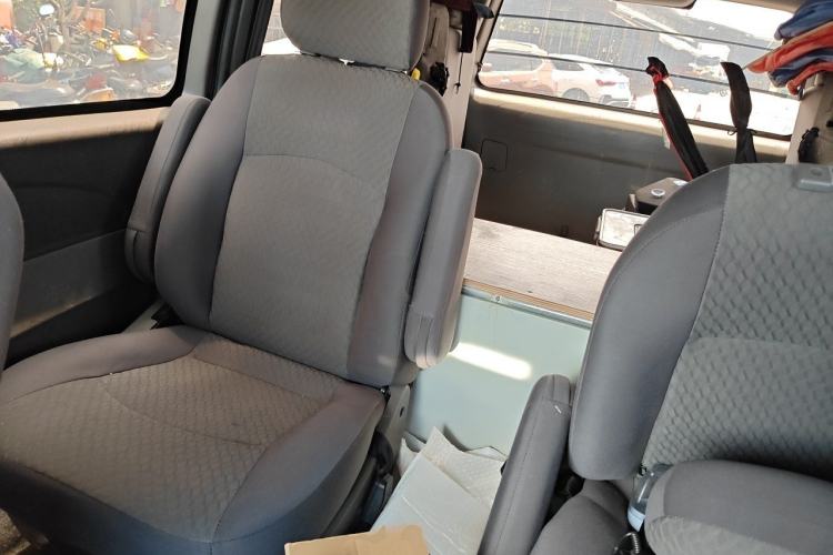 Used FORTHING Lingzhi 2014 M5 Q3 2.0L 7-seat Long-Wheelbase Comfort Version Left Rear Seat