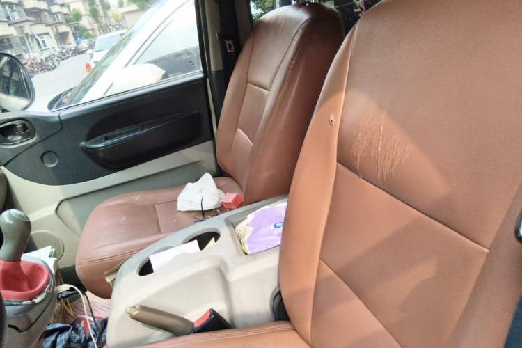 Used FORTHING Lingzhi 2014 M5 Q7 2.0L 7-seat Long-wheelbase Comfort Version Left Rear Seat