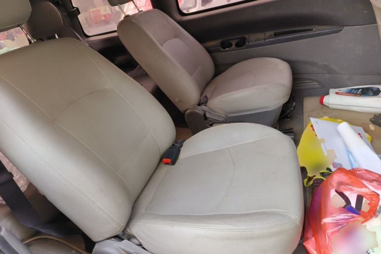 Used FORTHING Lingzhi 2014 M3 1.6L 7-Seater Comfort Model Left Rear Seat