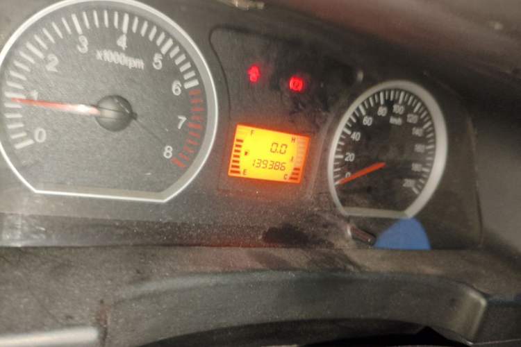 Used FORTHING Lingzhi 2014 M3 1.6L 7-Seater Comfort Model Odometer Close Up