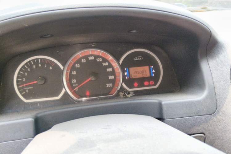 Used FORTHING Lingzhi 2014 M5 Q7 2.0L 7-seat Long-wheelbase Comfort Version Odometer Close Up