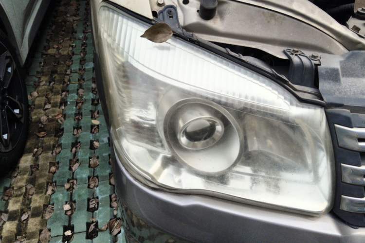 Used FORTHING Lingzhi 2014 M5 Q7 2.0L 7-seat Long-wheelbase Comfort Version Right Front Headlight