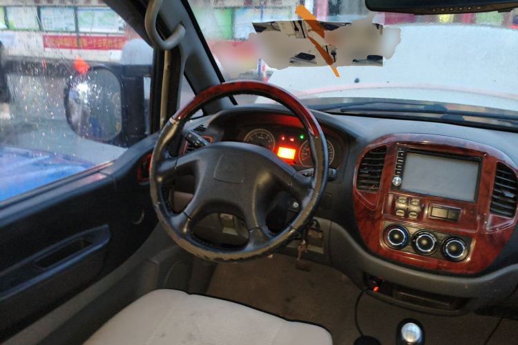 Used FORTHING Lingzhi 2014 M3 1.6L 7-Seater Comfort Model Steering Wheel
