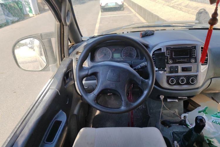 Used FORTHING Lingzhi 2014 M3 1.6L 7-Seater Luxury Model Steering Wheel
