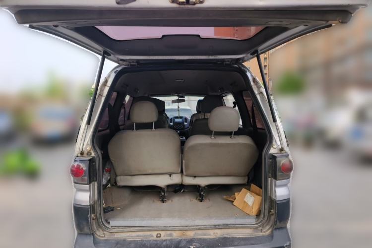 Used FORTHING Lingzhi 2014 M3 1.6L 7-Seater Comfort Model Trunk