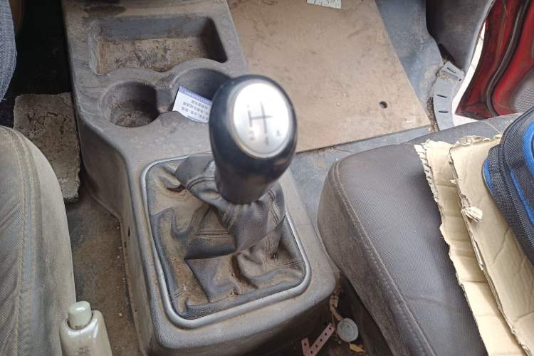 Used FORTHING Lingzhi 2014 V3 1.5L 7-Seater Standard Model II Gear Lever