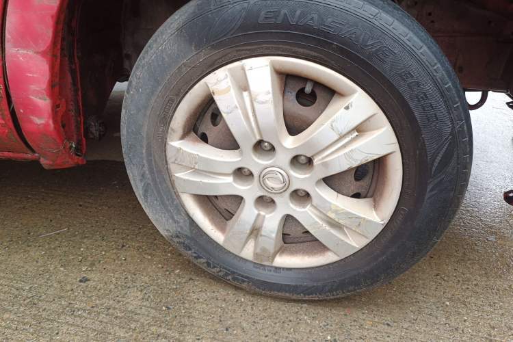 Used FORTHING Lingzhi 2014 V3 1.5L 7-Seater Standard Model II Right Front Wheel Hub