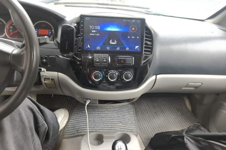 Used FORTHING Lingzhi 2014 M5 Q7 2.0L 7-seat Long-wheelbase Comfort Version Audio And AC Panel