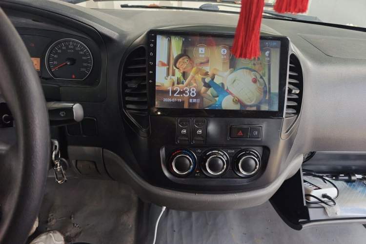 Used FORTHING Lingzhi 2014 M3 1.6L 7-Seater Comfort Model Audio And AC Panel