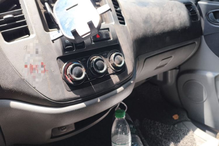 Used FORTHING Lingzhi 2014 M5 Q7 2.0L 7-seat Long-wheelbase Comfort Version Audio And AC Panel