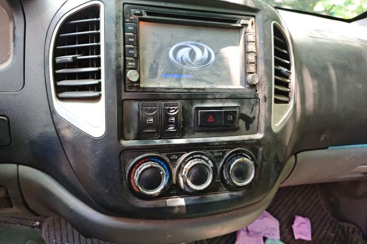Used FORTHING Lingzhi 2014 M3 1.6L 7-seater Standard Model Audio And AC Panel