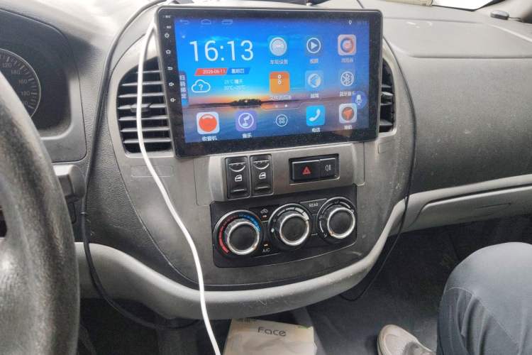 Used FORTHING Lingzhi 2014 V3 1.5L 5-seat Standard Model I Audio And AC Panel