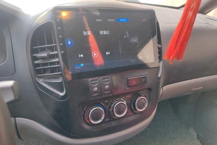 Used FORTHING Lingzhi 2014 M3 1.6L 7-Seater Comfort Model Audio And AC Panel