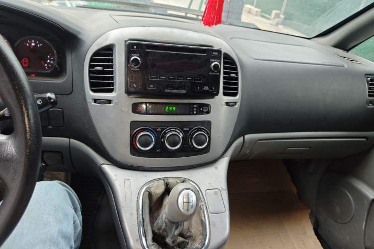 Used FORTHING Lingzhi 2014 M5 Q3 2.0L 7-seat Long-wheelbase Luxury Model Audio And AC Panel