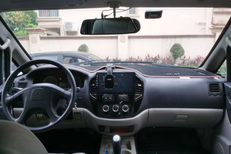 Used FORTHING Lingzhi 2014 V3 1.5L 7-Seater Comfort Model Center Console