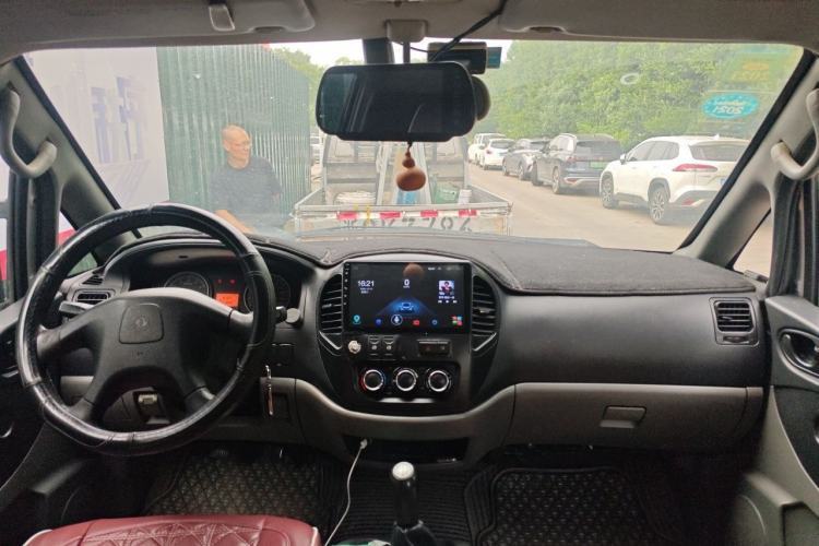 Used FORTHING Lingzhi 2014 V3 1.5L 7-Seater Comfort Model Center Console
