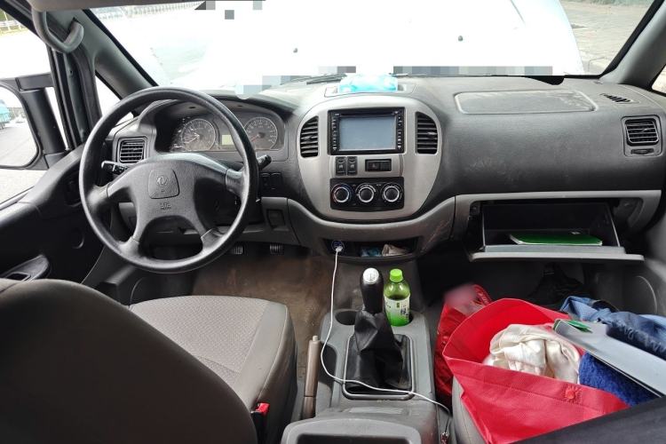 Used FORTHING Lingzhi 2014 M3 1.6L 7-Seater Luxury Model Center Console