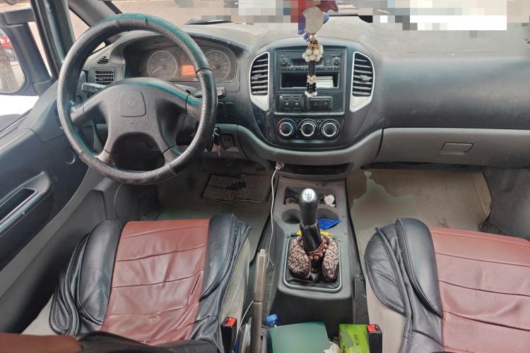 Used FORTHING Lingzhi 2014 V3 1.5L 7-Seater Comfort Model Center Console