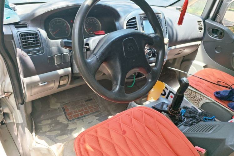 Used FORTHING Lingzhi 2014 M3 1.6L 7-Seater Comfort Model Center Console