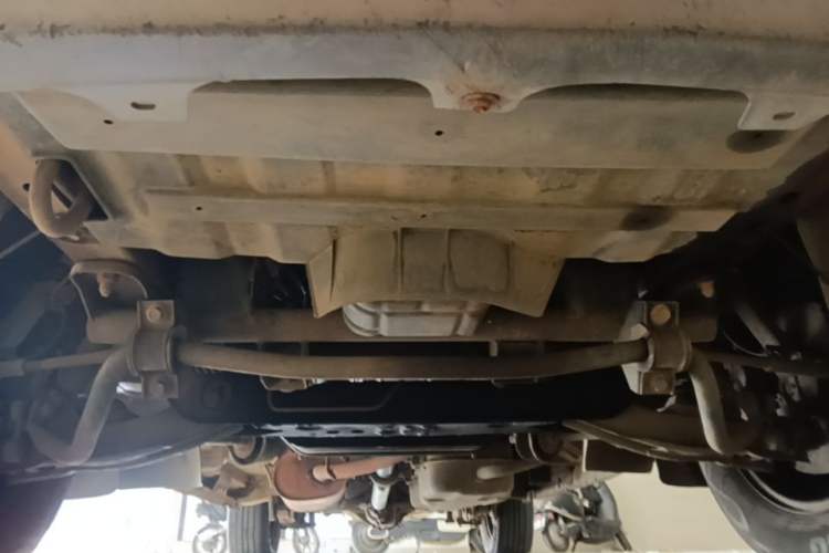 Used FORTHING Lingzhi 2014 M3 1.6L 7-Seater Comfort Model Chassis Front