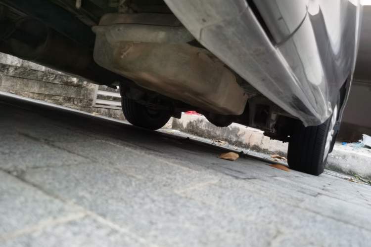 Used FORTHING Lingzhi 2014 V3 1.5L 7-Seater Comfort Model Chassis Front Left