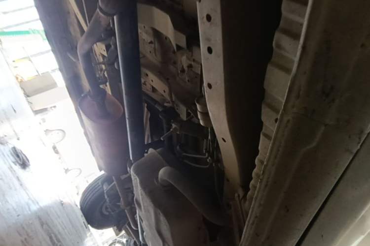 Used FORTHING Lingzhi 2014 M3 1.6L 7-Seater Comfort Model Chassis Front Left