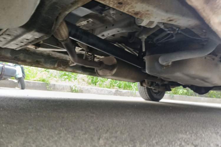 Used FORTHING Lingzhi 2014 V3 1.5L 7-Seater Standard Model II Chassis Front Left