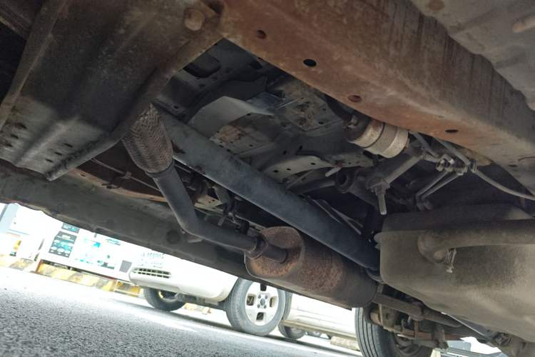 Used FORTHING Lingzhi 2014 M3 1.6L 7-Seater Comfort Model Chassis Front Left