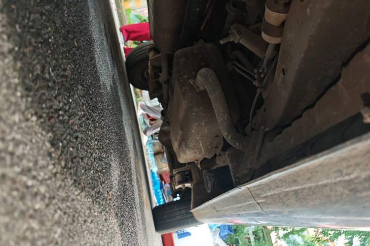 Used FORTHING Lingzhi 2014 M3 1.6L 7-Seater Comfort Model Chassis Front Left