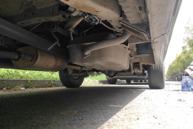 Used FORTHING Lingzhi 2014 M3 1.6L 7-Seater Comfort Model Chassis Front Left