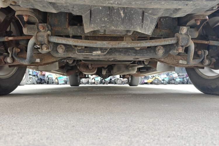 Used FORTHING Lingzhi 2014 M3 1.6L 7-Seater Comfort Model Chassis Front