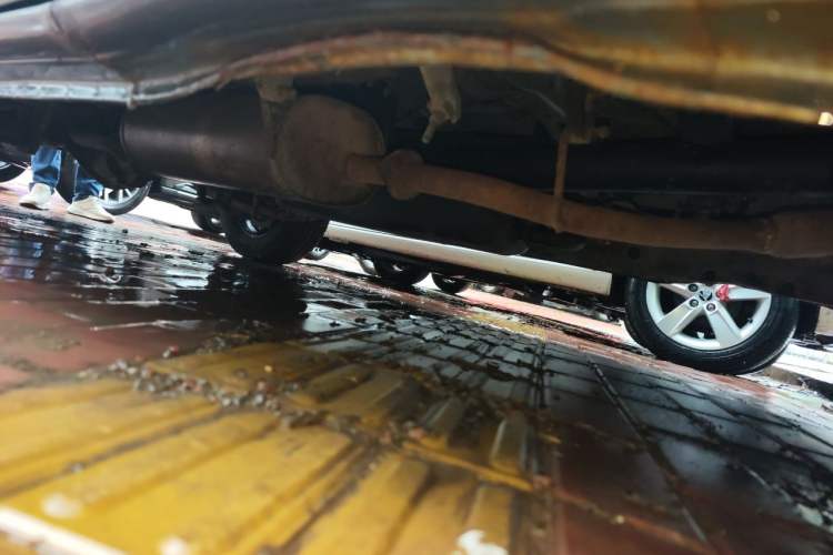 Used FORTHING Lingzhi 2014 V3 1.5L 7-Seater Standard Model II Chassis Front Right
