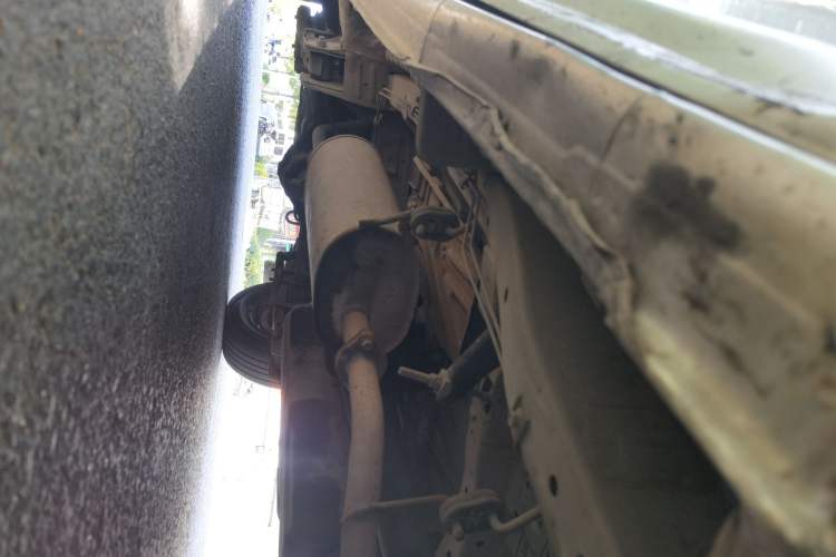 Used FORTHING Lingzhi 2014 V3 1.5L 7-Seater Standard Model II Chassis Front Right
