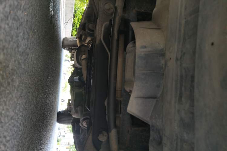 Used FORTHING Lingzhi 2014 V3 1.5L 7-Seater Standard Model II Chassis Front