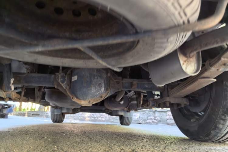 Used FORTHING Lingzhi 2014 M3 1.6L 7-seater Standard Model Chassis Rear