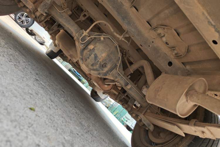 Used FORTHING Lingzhi 2014 V3 1.5L 7-Seater Standard Model II Chassis Rear