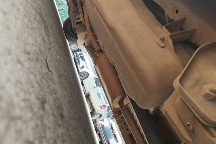 Used FORTHING Lingzhi 2014 V3 1.5L 7-Seater Standard Model II Chassis Rear Left
