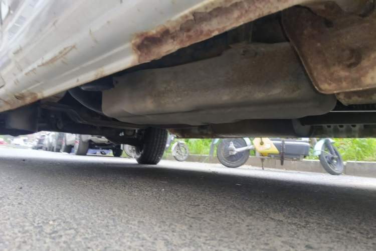 Used FORTHING Lingzhi 2014 V3 1.5L 7-Seater Standard Model II Chassis Rear Left