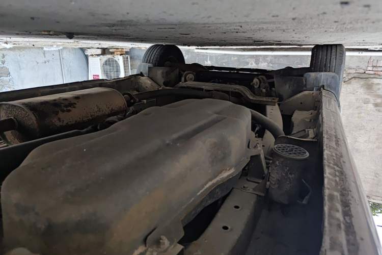 Used FORTHING Lingzhi 2014 M3 1.6L 7-Seater Comfort Model Chassis Rear Left