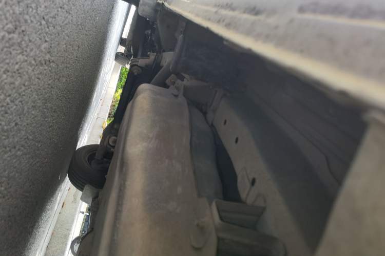 Used FORTHING Lingzhi 2014 V3 1.5L 7-Seater Standard Model II Chassis Rear Left