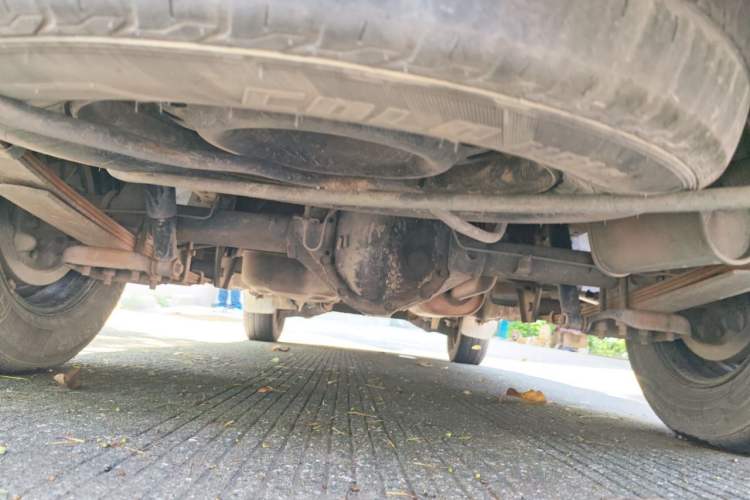 Used FORTHING Lingzhi 2014 M3 1.6L 7-Seater Comfort Model Chassis Rear
