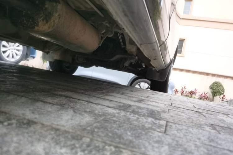 Used FORTHING Lingzhi 2014 V3 1.5L 7-Seater Comfort Model Chassis Rear Right