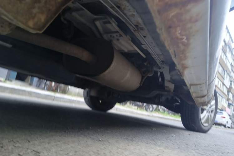 Used FORTHING Lingzhi 2014 V3 1.5L 7-Seater Standard Model II Chassis Rear Right