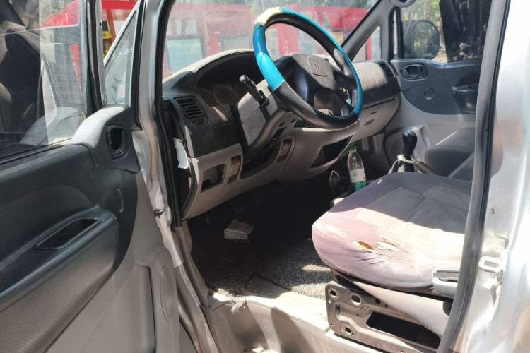 Used FORTHING Lingzhi 2014 M5 Q7 2.0L 7-seat Long-wheelbase Comfort Version Driver Seat