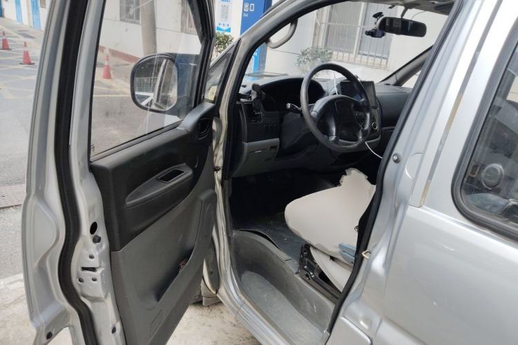Used FORTHING Lingzhi 2014 V3 1.5L 5-seat Standard Model I Driver Seat