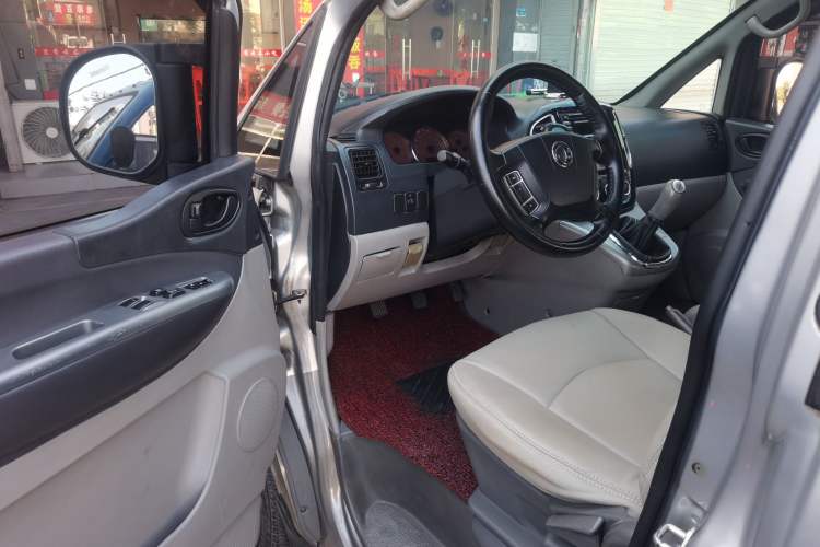 Used FORTHING Lingzhi 2014 M5 Q3 2.0L 7-seat Long-Wheelbase Comfort Version Driver Seat
